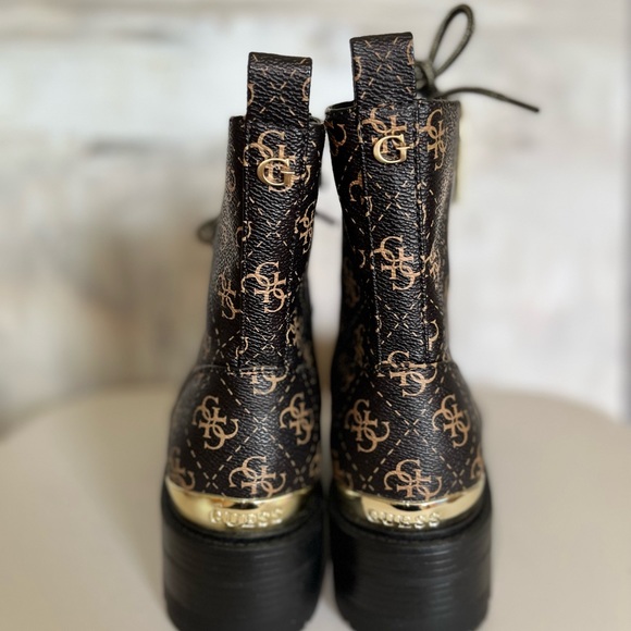Guess Signiture Boot - Picture 7 of 8